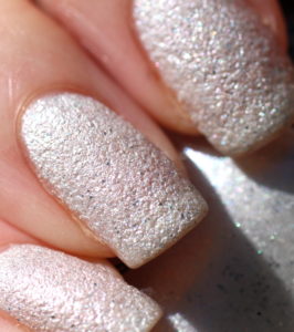opi solitaire close-up